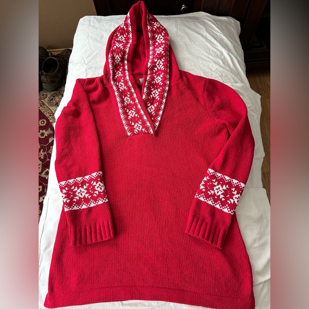 Sahalie Red Scandinavian design hooded sweater size M